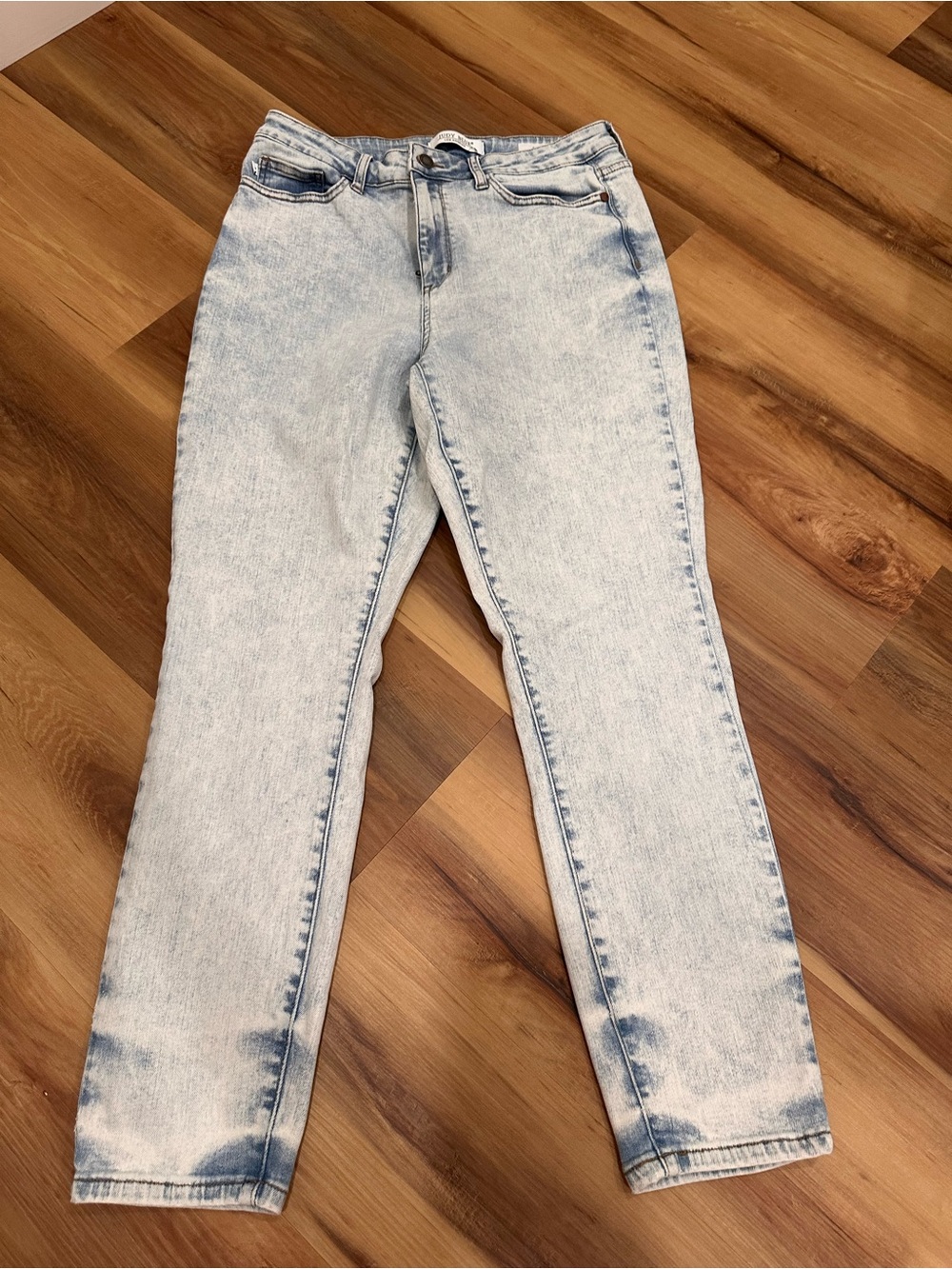 Judy Blue Slim Fit High-Rise Light Acid-Wash Jeans - Pale Blue Size 11/30